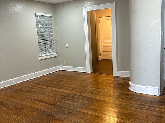 2nd image of 1130 Cherry Laurel St