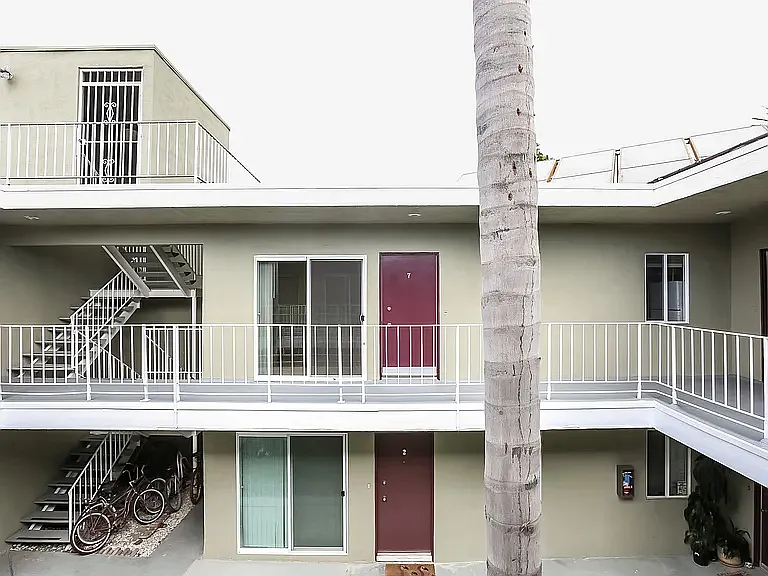 2611 Ocean Ave #5 — Photo 29