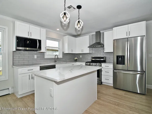 15 Sabinas Street, Toms River, NJ 08757