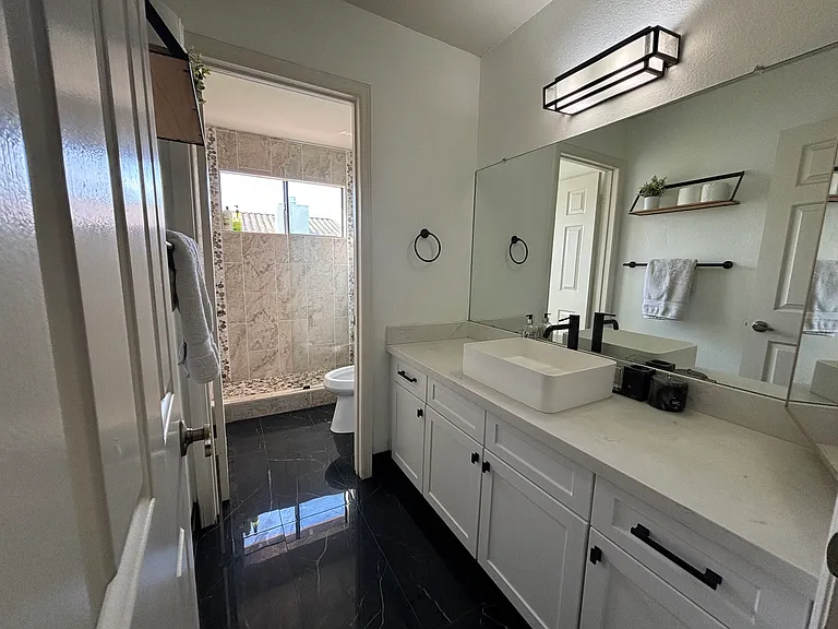 5544 E Kelton Ln — Photo 17
