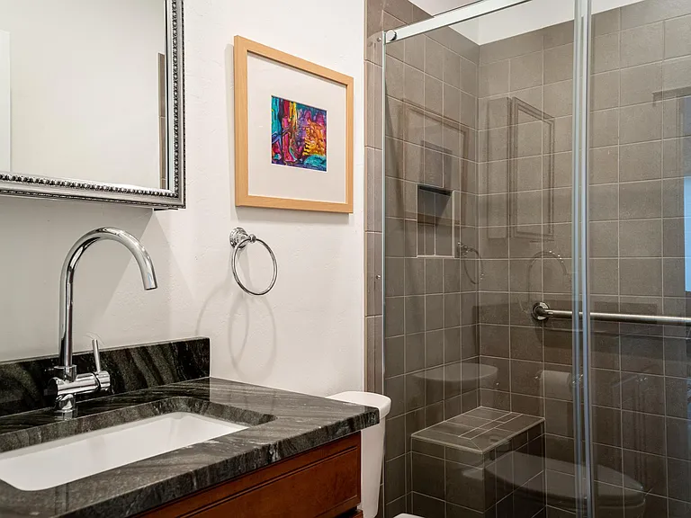 928 S Harbor Dr #B — Photo 6