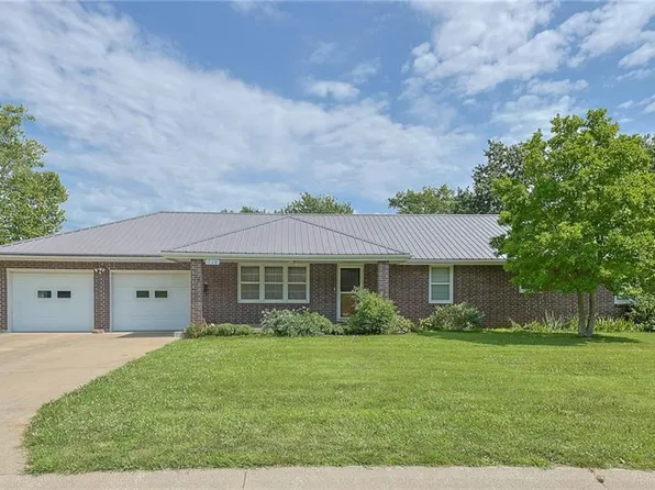 714 Pierson St, Excelsior Springs, MO 64024