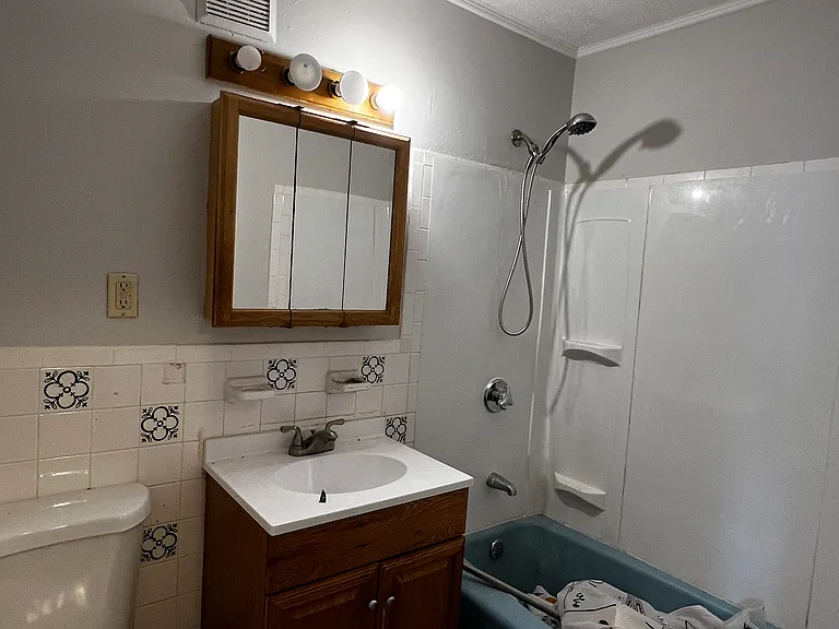 800 Governors Dr #3 — Photo 6