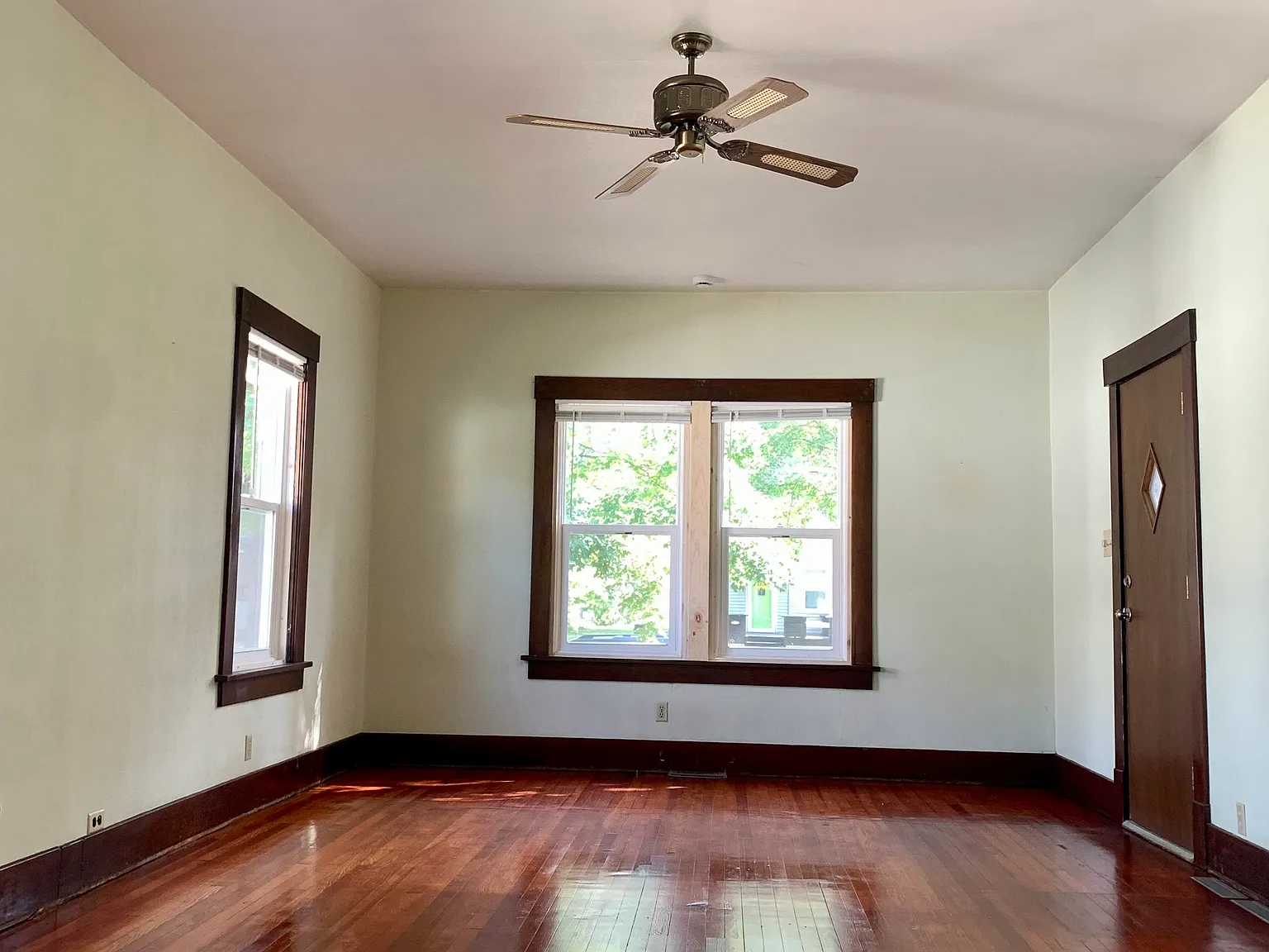 4 bed, 1800 sqft, $1,800 — Photo 4
