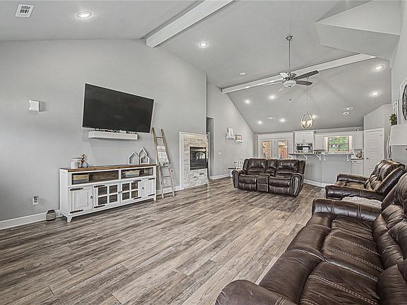 5th image of 455 Windgate Rd