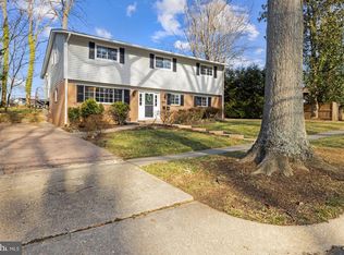 7716 Beech Tree Rd, Bethesda, MD 20817