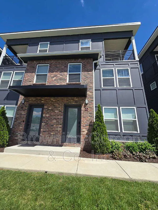 1 bed, 1.5 bath, 996 sqft, $1,695 — Photo 1