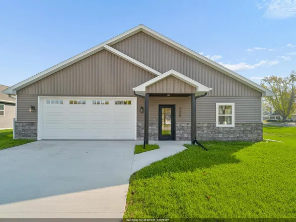 220 S Glenview Ave, Brillion, WI 54110