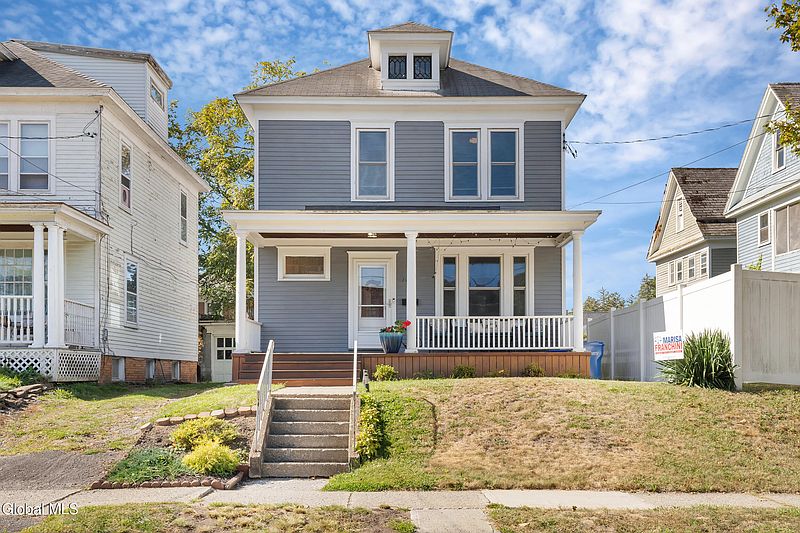 3rd image of 742 Morris Street