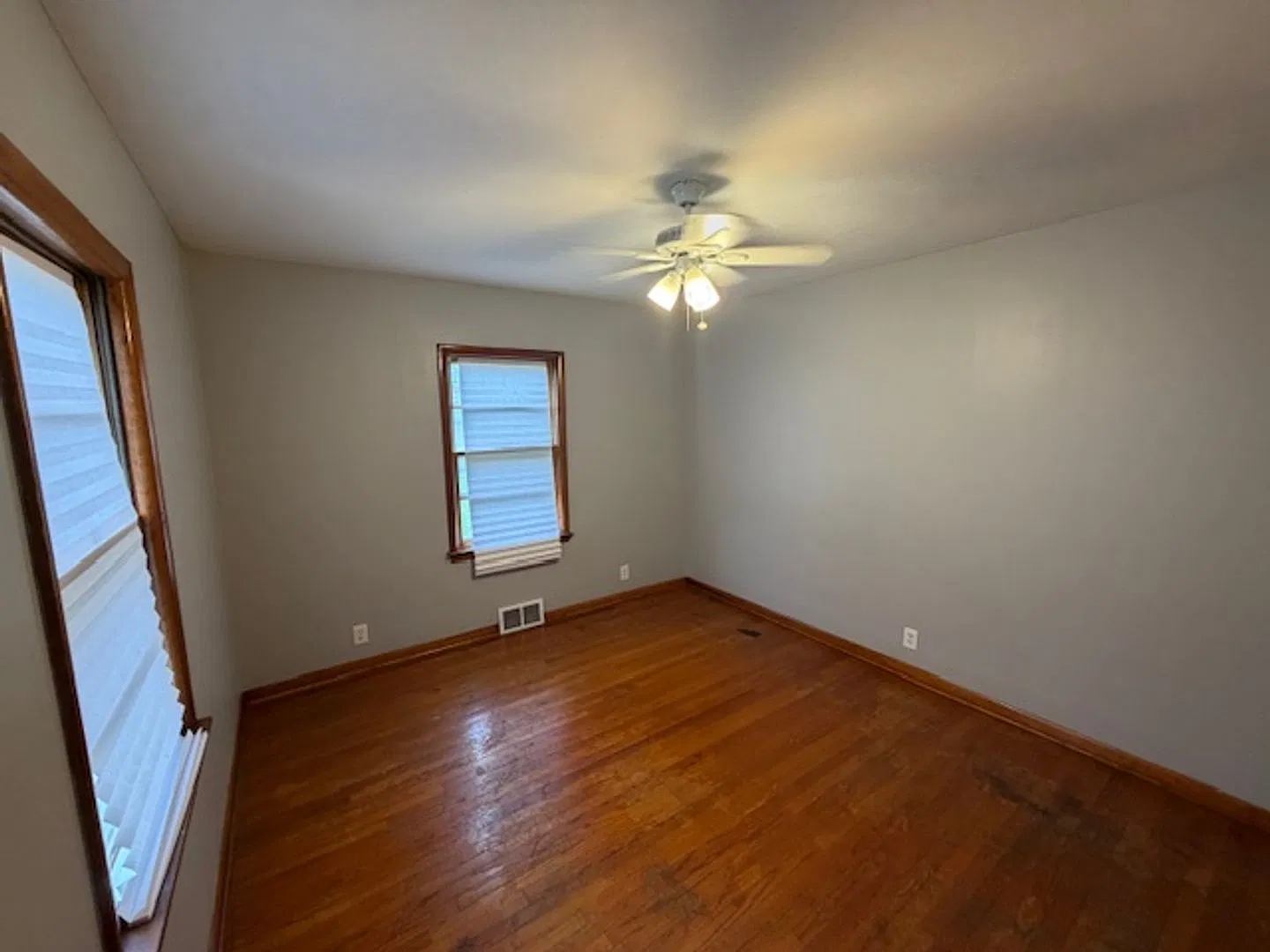 Must-See Rental! Move-in ready 4 BR / 2 BA — Photo 3