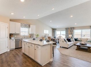 8263 Shire Trl, Woodbury, MN 55129