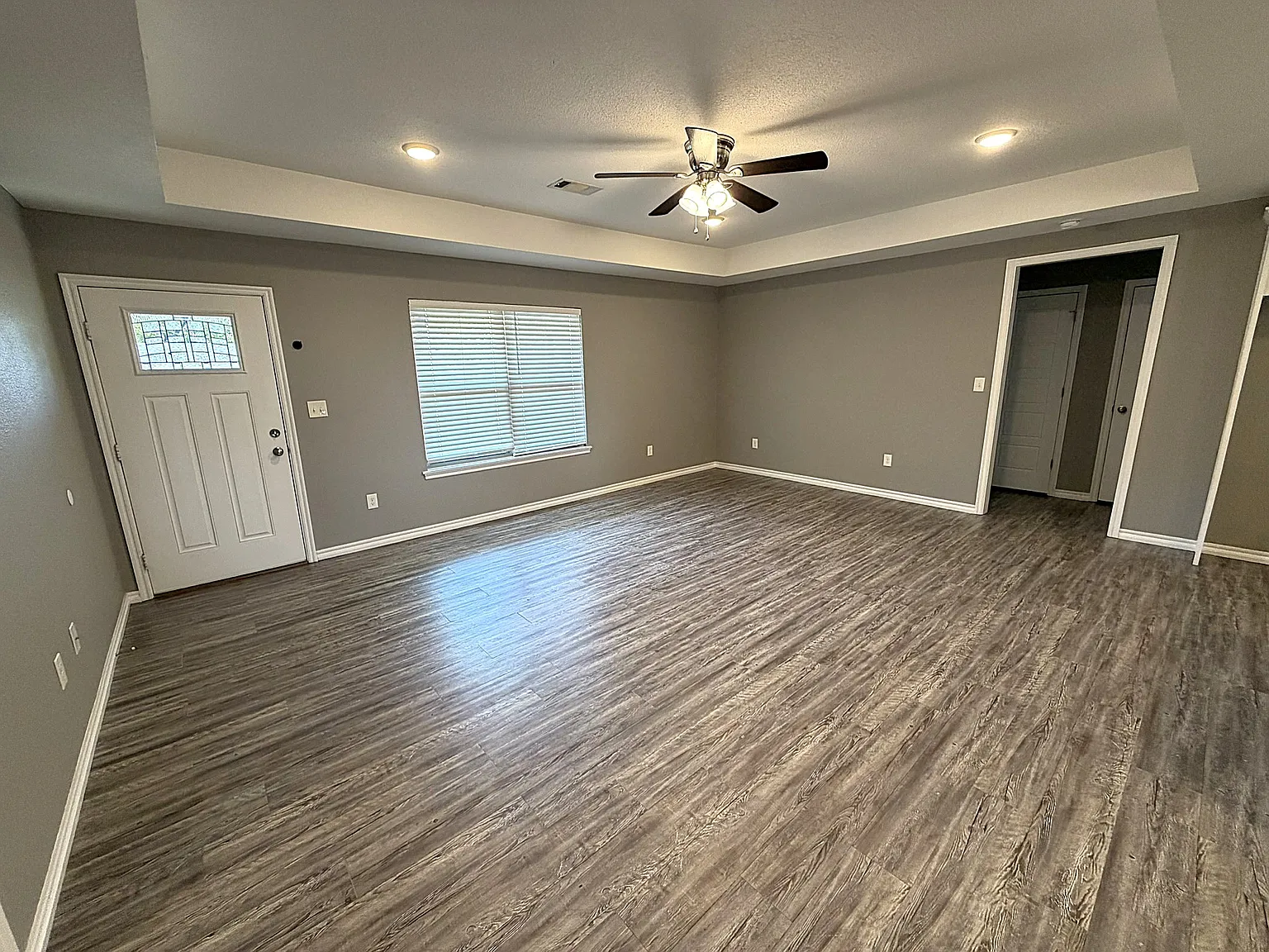 3 bed, 14777 sqft, $1,500 — Photo 2