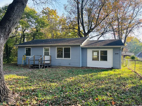 208 6th St E, Scott City, MO 63780