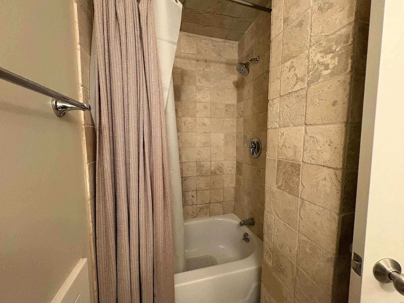 346 Beacon St — Photo 4