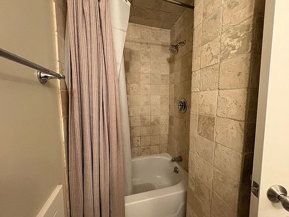 4th image of 346 Beacon St APT 2