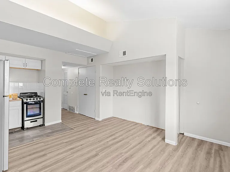 2323 Woodson Rd #L — Photo 5