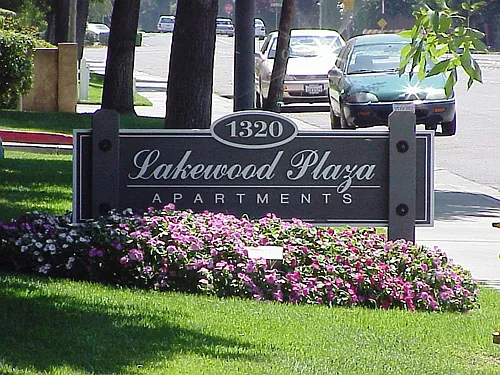 Lakewood Plaza Apartments — Photo 8