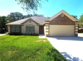 802 Armstrong Rd, Seagoville, TX 75159