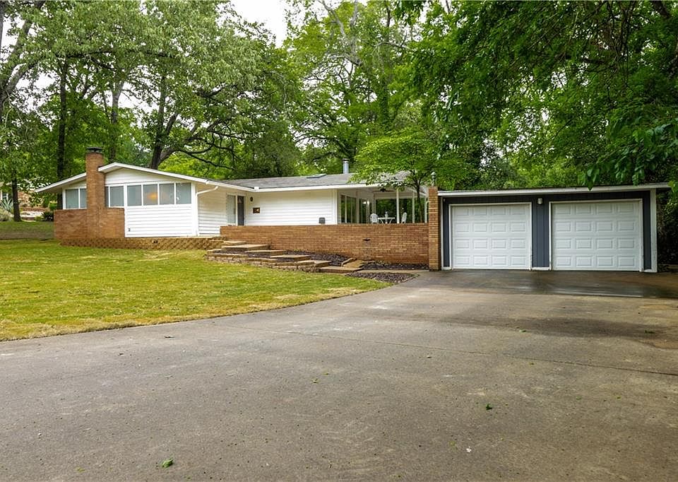1st image of 3031 Tanglewood Dr