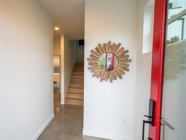 935 N 90th St — Photo 15