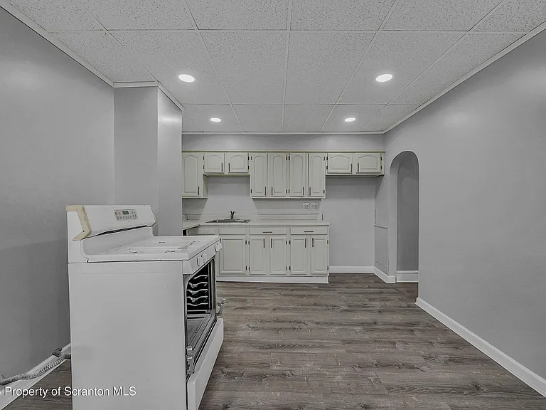 8 Green Ridge St #2 — Photo 15