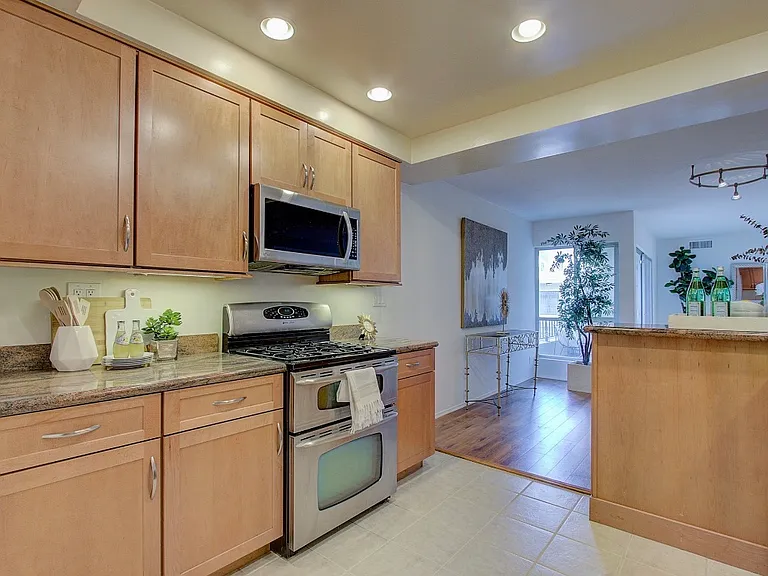 10707 Camarillo St #214 — Photo 10
