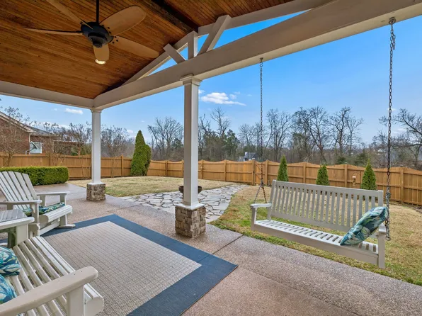 312 Meandering Dr, Lebanon, TN 37090