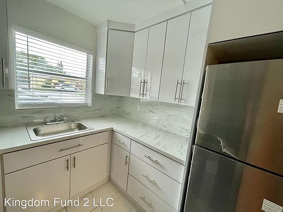 2nd image of 2521 Pierce St APT 5
