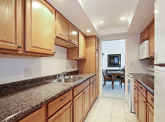 4th image of 5300 Walnut Ave APT 11D
