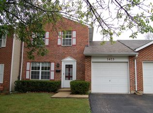 1423 Ash Ct, Carol Stream, IL 60188