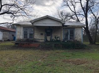 107 W Bell Ave, Crockett, TX 75835