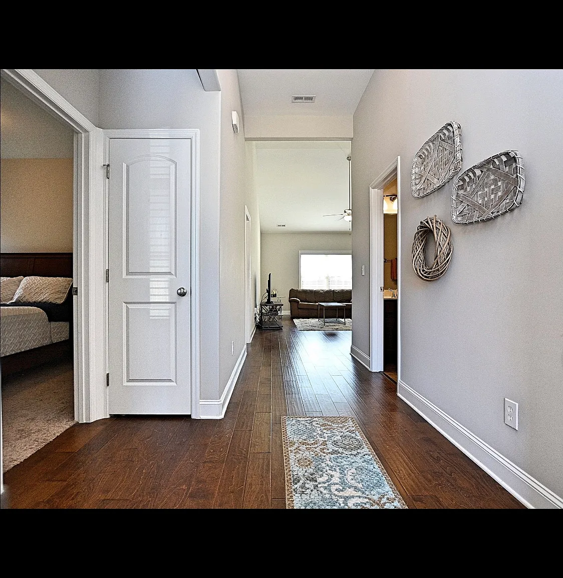 Rowe - 605 Summerdawn — Photo 2