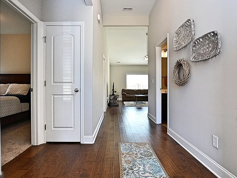 605 Summerdawn Pl — Photo 2