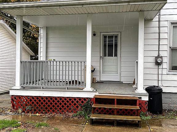 4th image of 609 E Spruce St