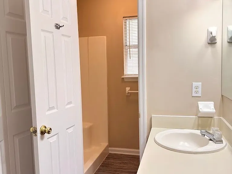 114 Leeward Dr — Photo 14