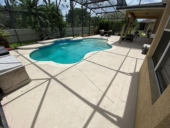 3rd image of 2614 Greenwillow Dr