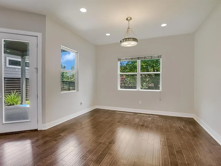 7125 Boyle Dr — Photo 10