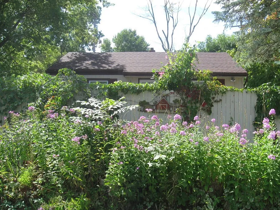 304 Spruce St photo 1