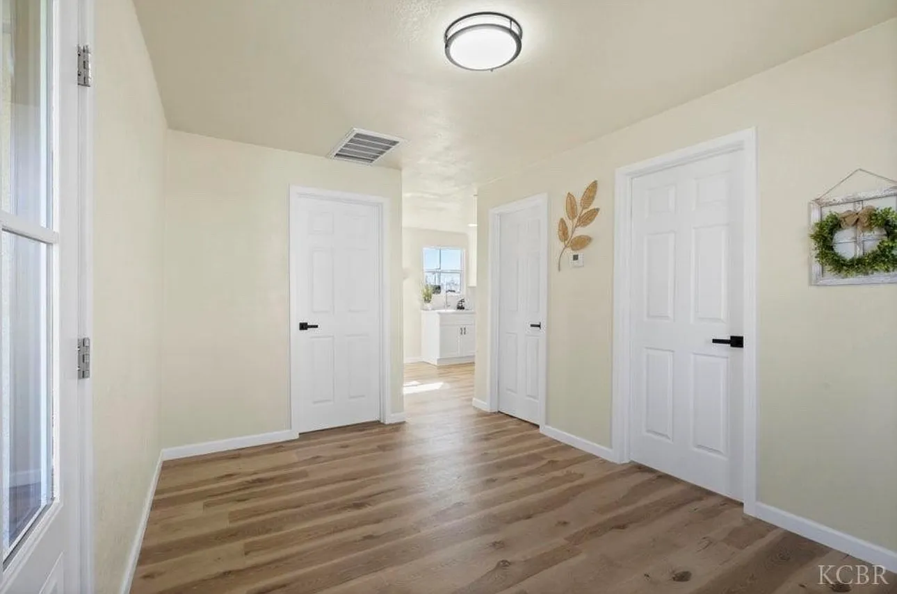 2 bed, $1,800 — Photo 4