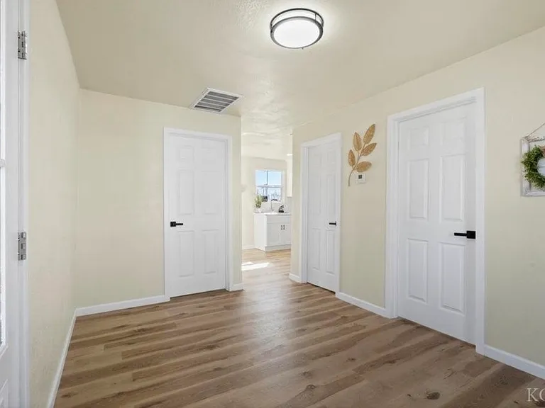 760 Crass Ave #2 — Photo 4