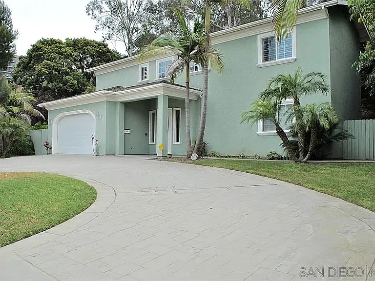 605 W Maple St W — Photo 9
