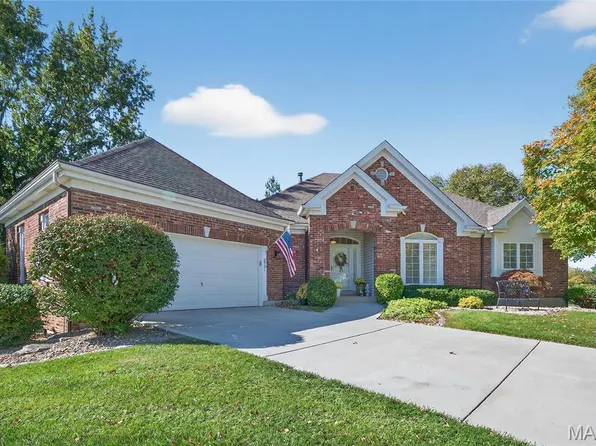 2721 Fairway Oaks Dr, Lake Saint Louis, MO 63367