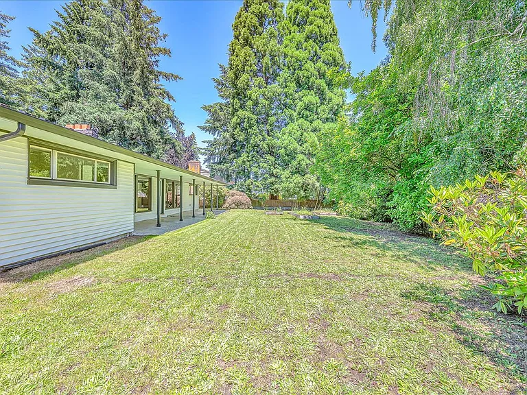 2030 NE 140th Ave — Photo 12