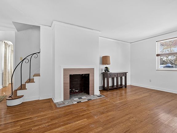 5th image of 2606 Winchester Dr