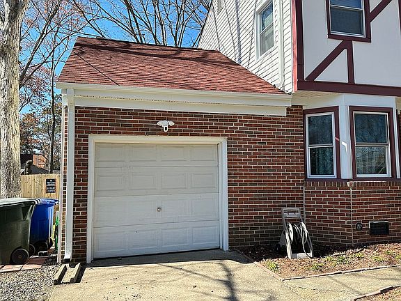 4th image of 839 Hailsham Pl