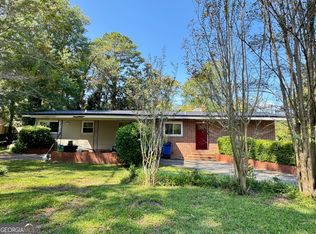 572 Pierce Dr W, Macon, GA