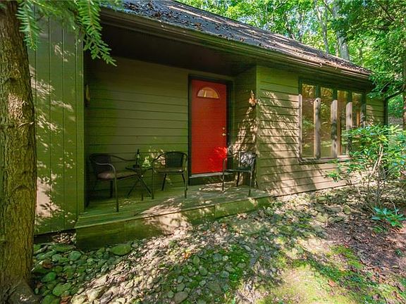 2nd image of 80 Laurelwood Ln