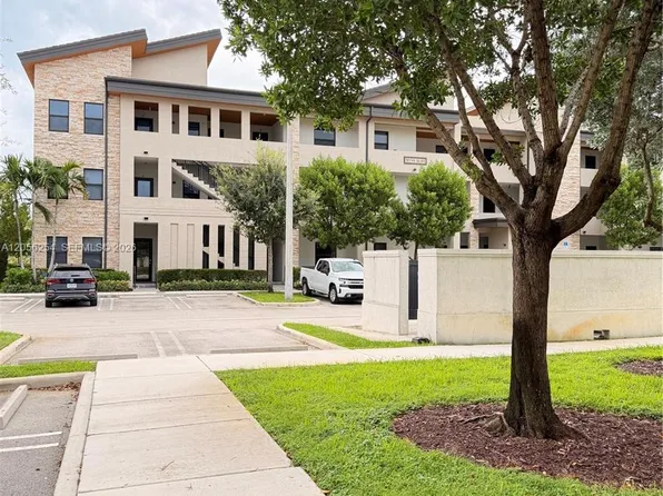 7819 NW 104th Ave APT 22, Doral, FL 33178