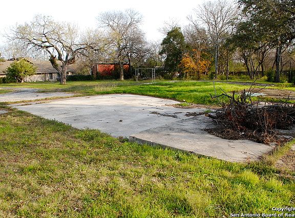 2nd image of 1256 E Sunshine Dr