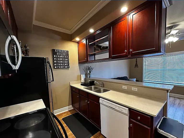 3 bed, 1177 sqft, $1,100 — Photo 4